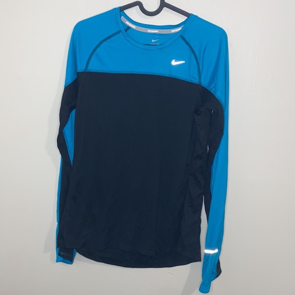 🪸Blue and black Nike Running long sleeved top! - Picture 2 of 6